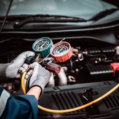Comment savoir si la clim voiture est à recharger ?