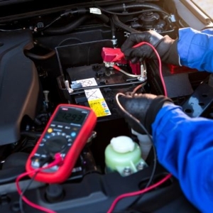 combien-de-temps-pour-recharger-une-batterie-de-voiture